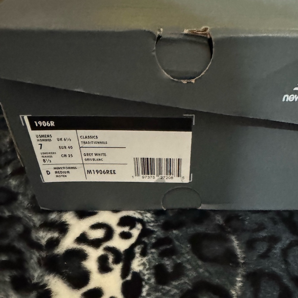 New Balance 1906R
Sz: 7(men) 8.5(women) - Picture 3 of 8